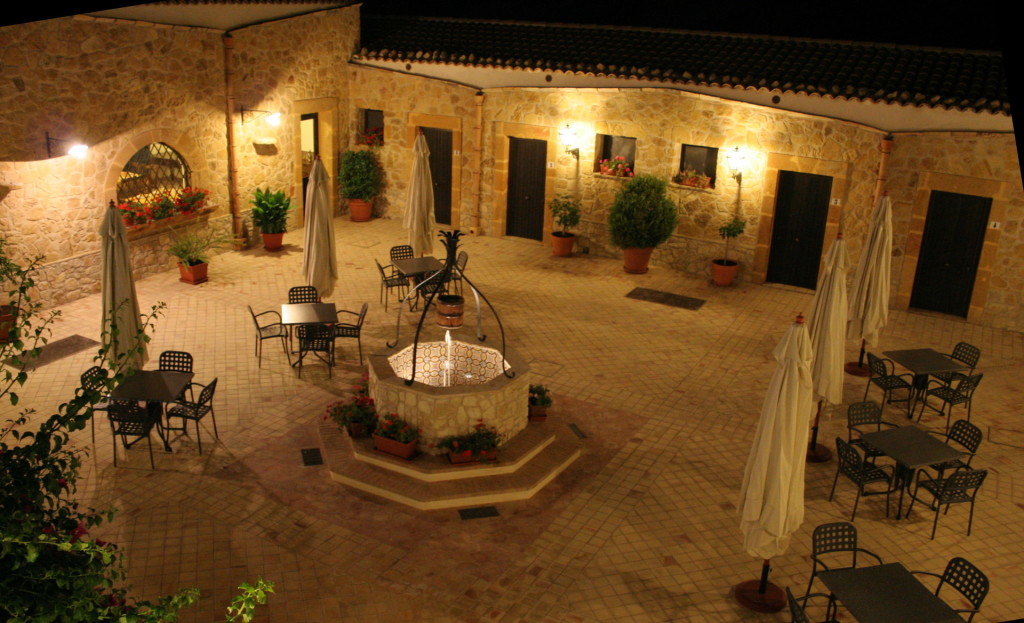 cortile notturno 1